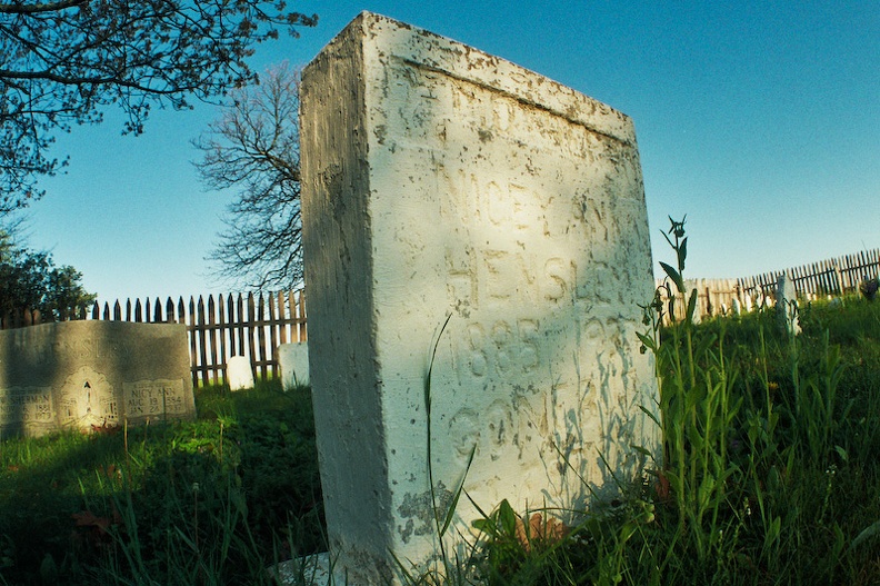 Day_2_0_07 Nicey Ann Hensley Grave.jpg